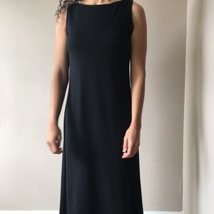 Short sleeve, straight line black dress